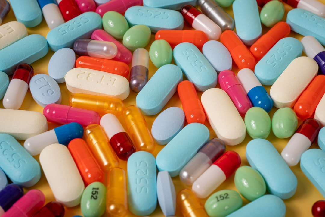 Close-up of rapamycin pills representing rapamycin for longevity research in 2026